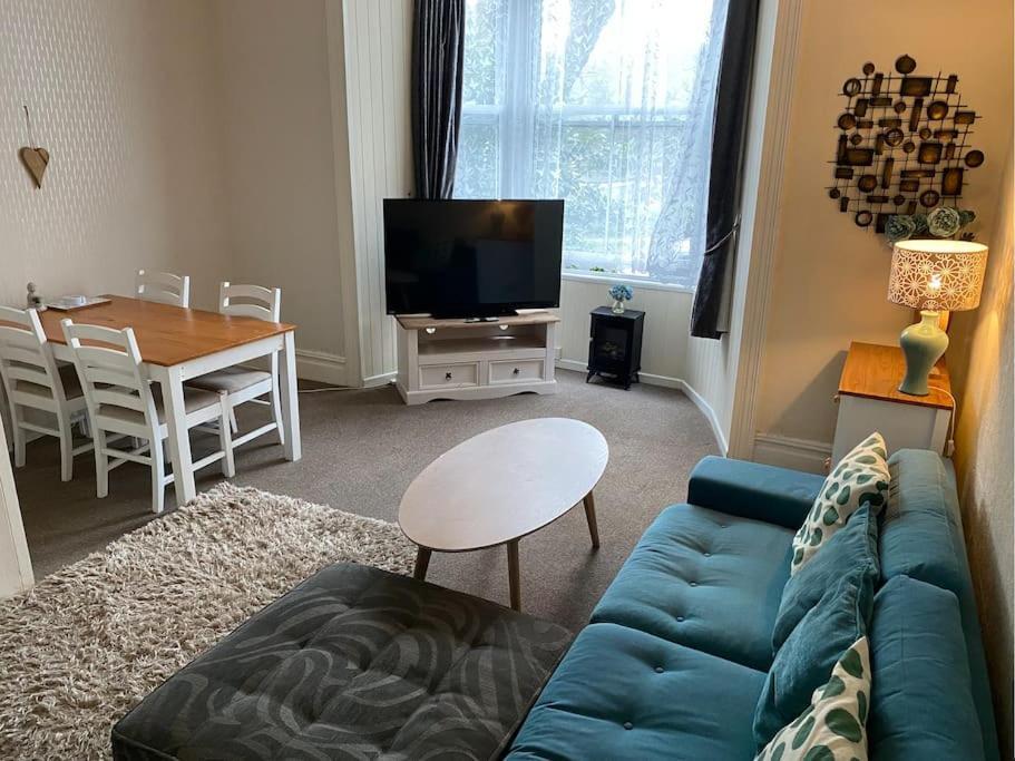 Spacious 1 Bedroom Apartment Near Seafront Пензанс Экстерьер фото