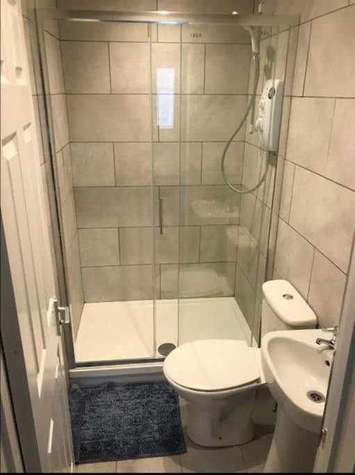 Spacious 1 Bedroom Apartment Near Seafront Пензанс Экстерьер фото
